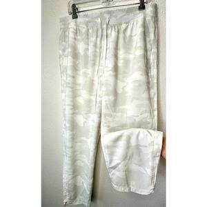 GapFit Ivory Pale Green Army Camo Print Tie Waist Jogger Pant L